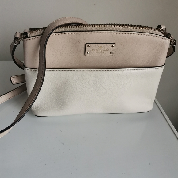 kate spade Handbags - Kate Spade Tan and White Crossbody Bag